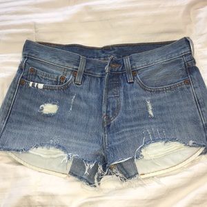 cut off levi jeans shorts